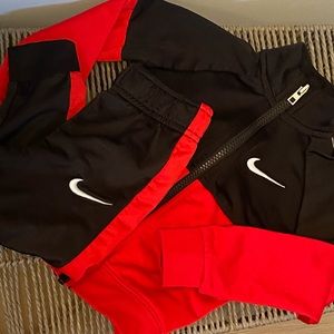 2t Nike boys set